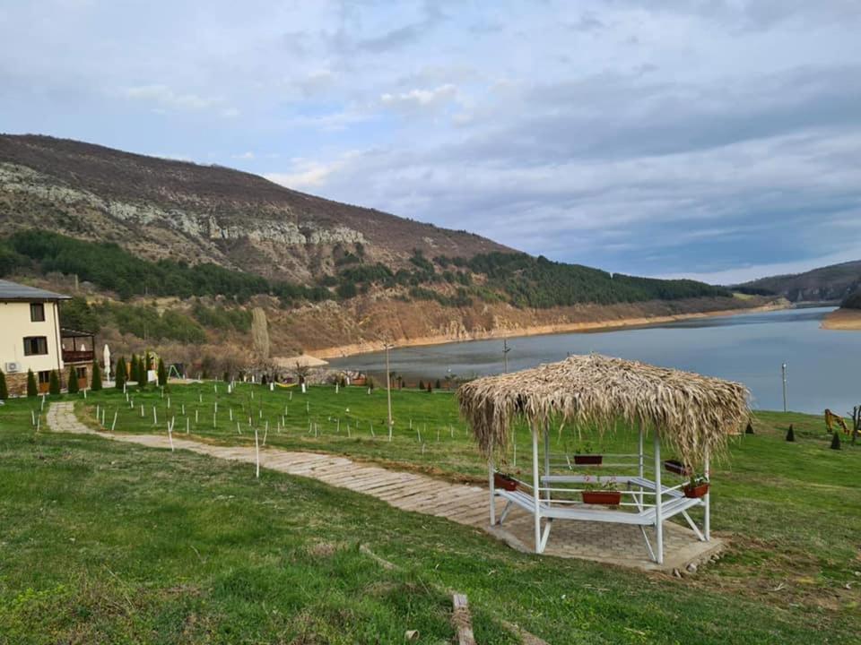 Готель Family Borovitsa