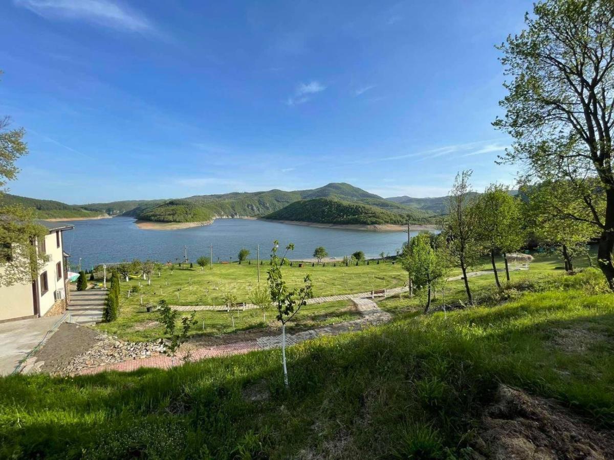 Готель Family Borovitsa Pudartsi