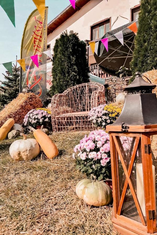 Готель Family Borovitsa